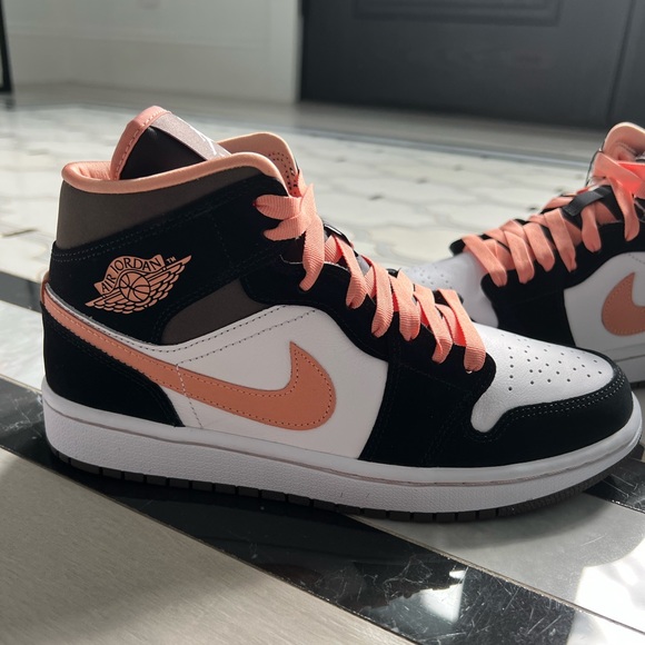 jordan one mid peach mocha